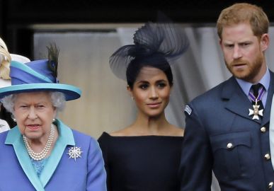 Família real está decepcionada com anúncio de afastamento de Meghan Markle e príncipe Harry: <i>- Uma grande dor</i>
