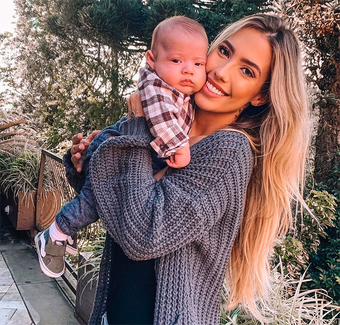 Gabi Brandt é alvo de críticas por não carregar o filho em vídeo com a babá; assista!