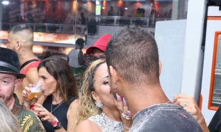 Viviane Araújo beija o namorado em ensaio do <I>Salgueiro</I>; veja fotos!