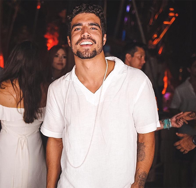 Caio Castro é visto agarradinho com Grazi Massafera, mas garante que ama ser livre!