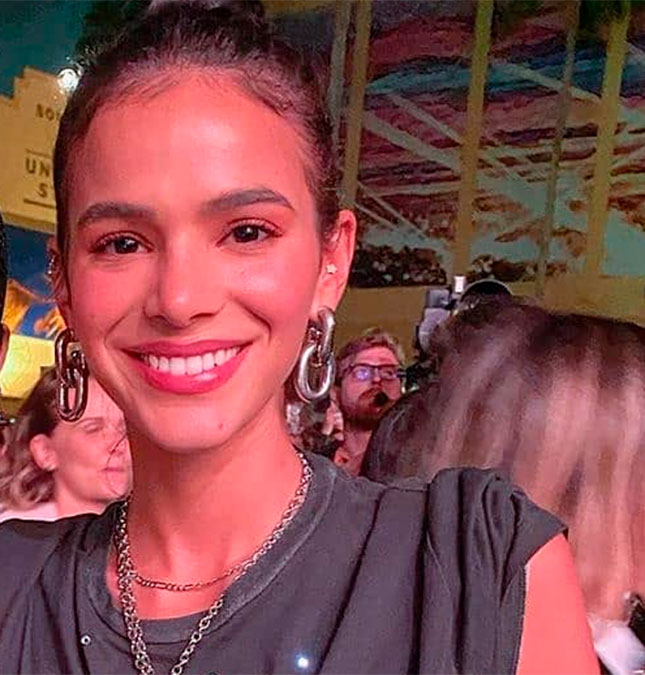 Bruna Marquezine curte <I>show</i> de Ivete Sangalo com a família nos Estados Unidos; confira!