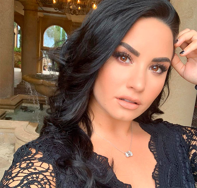 Demi Lovato cantará no <i>Grammy</i> música que compôs dias antes de sofrer overdose, diz <I>site</I>