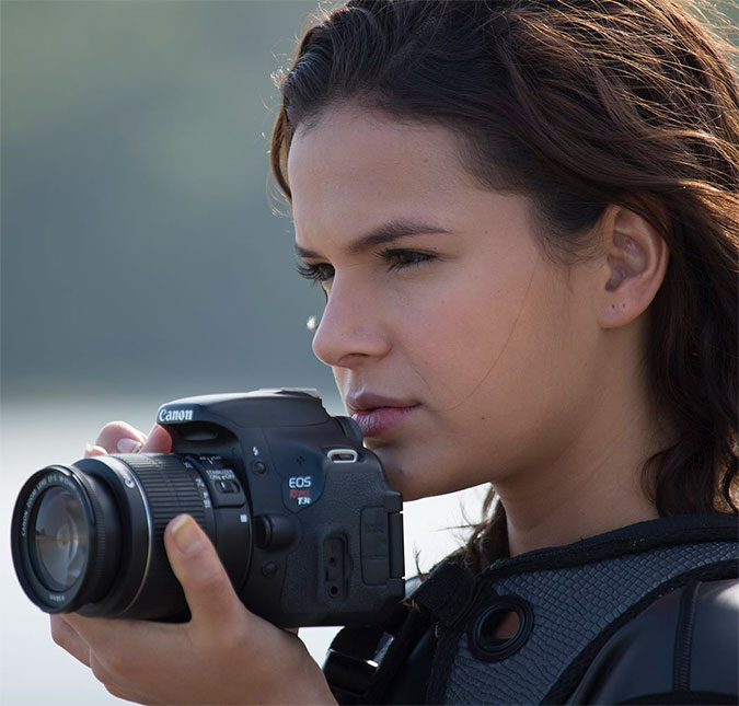 Bruna Marquezine se aventura à procura do pai em <I>Vou Nadar Até Você</I>, assista ao <I>trailer</I>!