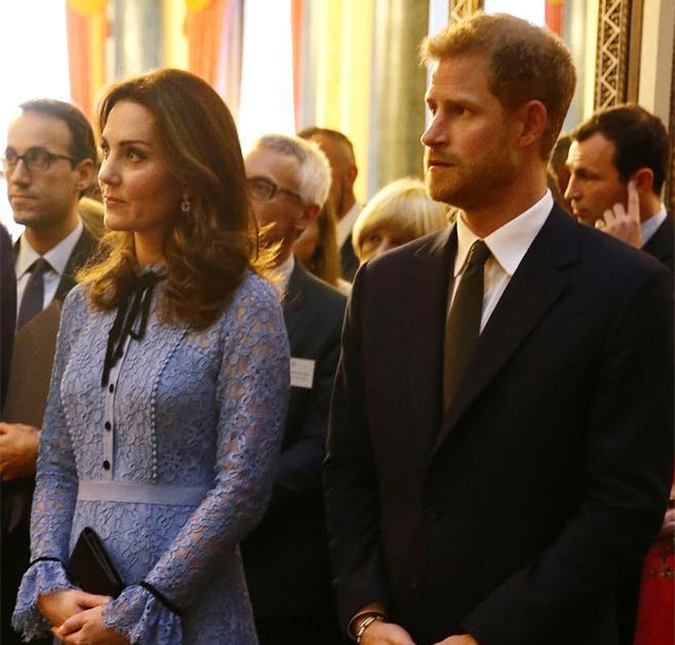 Kate Middleton está <i>muito magra</i> e chorando por estar distante de príncipe Harry: <i>- Ela tem medo de nunca mais ser próxima dele</i>