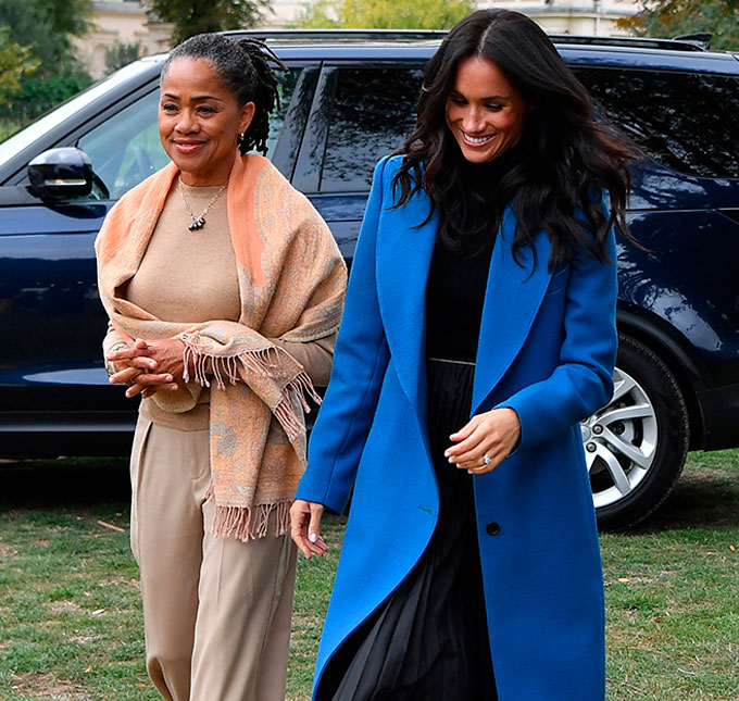 Meghan Markle não tem uma relação próxima com sua mãe, diz revista