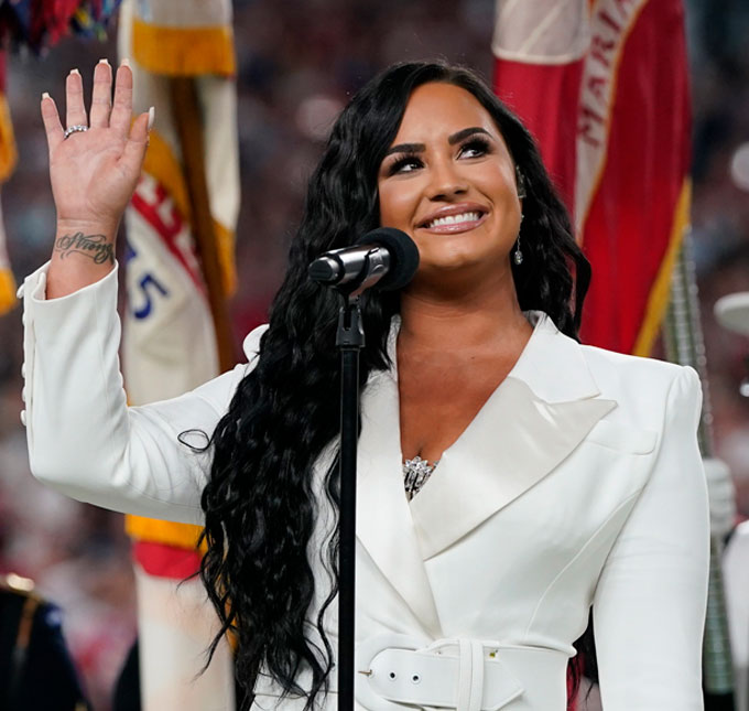 Após performar no <i>Super Bowl</i>, Demi Lovato é comparada à Whitney Houston; assista!