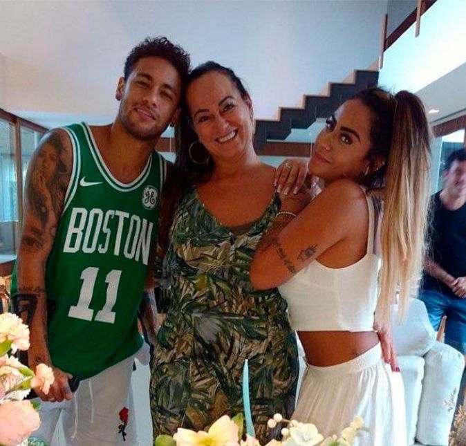 E parece que os filhos babam mesmo pela mãe... E parece que os filhos babam mesmo pela mãe...