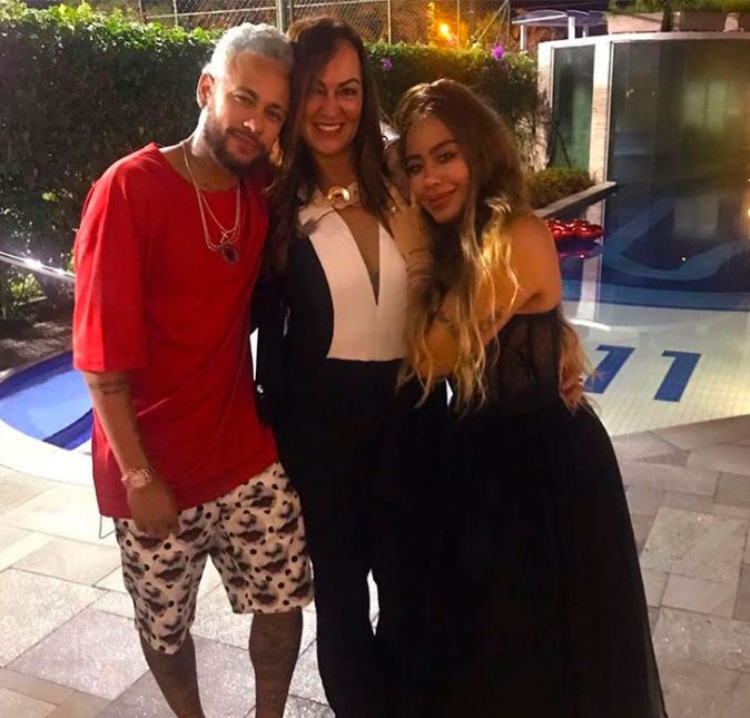 Aqui, por exemplo, eles estavam celebrando o Natal de 2019. Aqui, por exemplo, eles estavam celebrando o Natal de 2019.