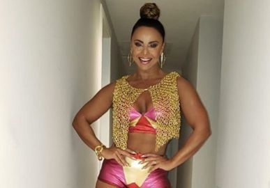 Viviane Araújo já mostrou insatisfação com o Salgueiro. Confira as polêmicas do Carnaval 2020 do Rio de Janeiro!