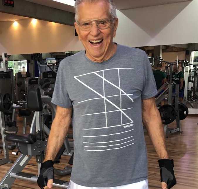Carlos Alberto de Nóbrega mostra batizado dos netos trigêmeos, veja!