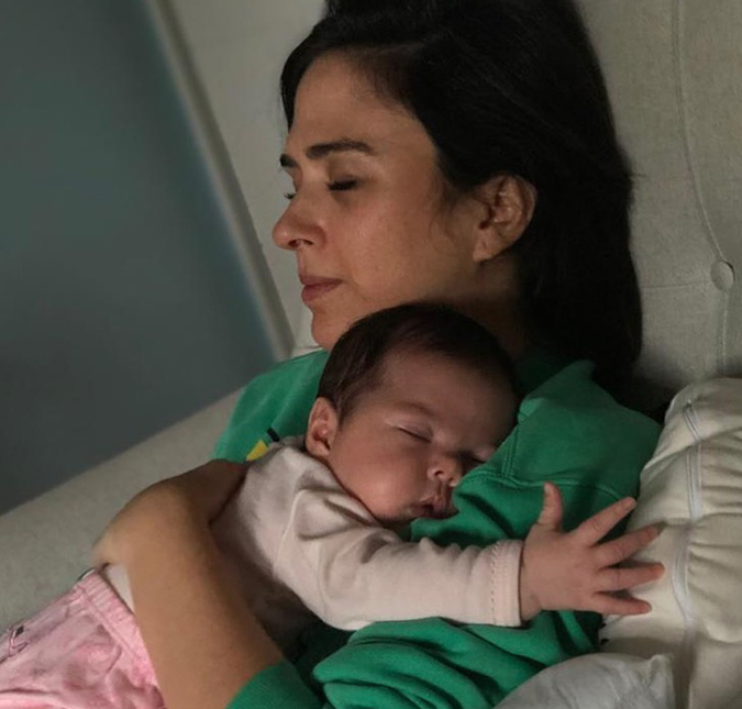 Tatá Werneck abre o jogo sobre a chegada da filha Clara Maria e entrega: - <I>Às vezes eu que quero acordá-la de tanta saudade</i>