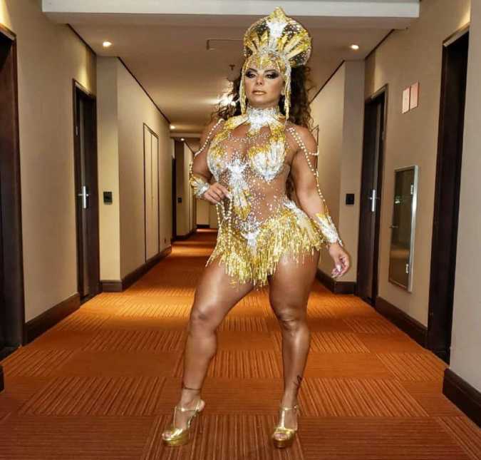 Viviane Araújo arrasa em fantasia na reta final dos ensaios para o Carnaval