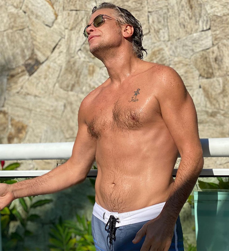 Fábio Assunção mostra corpo sarado e recebe elogios dos fãs!