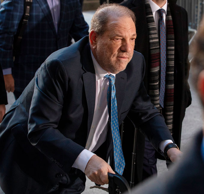 Após ser condenado por abuso sexual e estupro, Harvey Weinstein sente dores no peito e é levado ao hospital