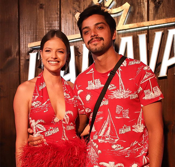 Agatha Moreira e Rodrigo Simas são vistos discutindo no Carnaval - com direito a beliscão!