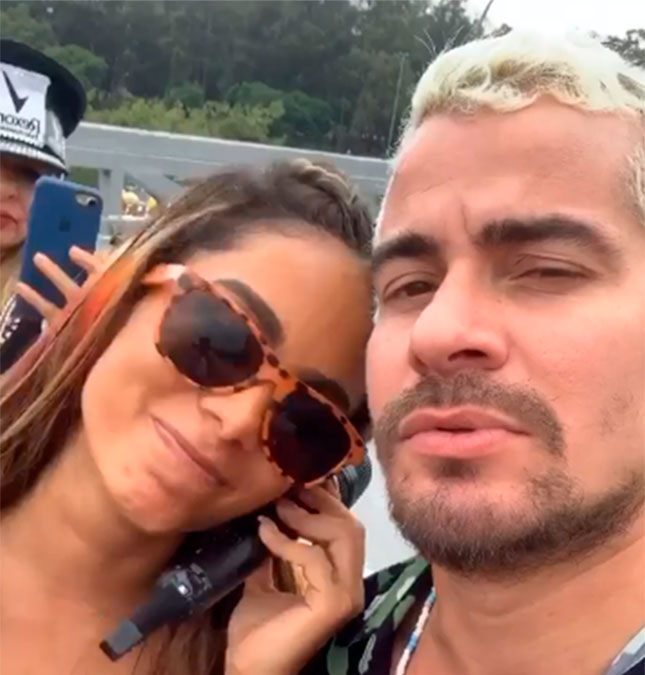 Depois de viverem um casal na trama, Thiago Martins e Anitta foram juntos ao bloco