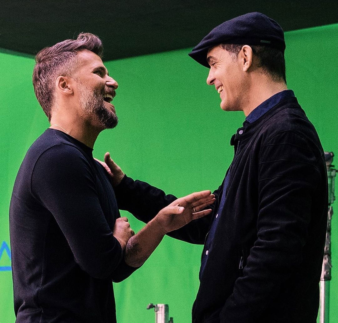 Bruno Gagliasso revela bastidores de filmagens com Pedro Alonso de <I>La Casa de Papel</i>