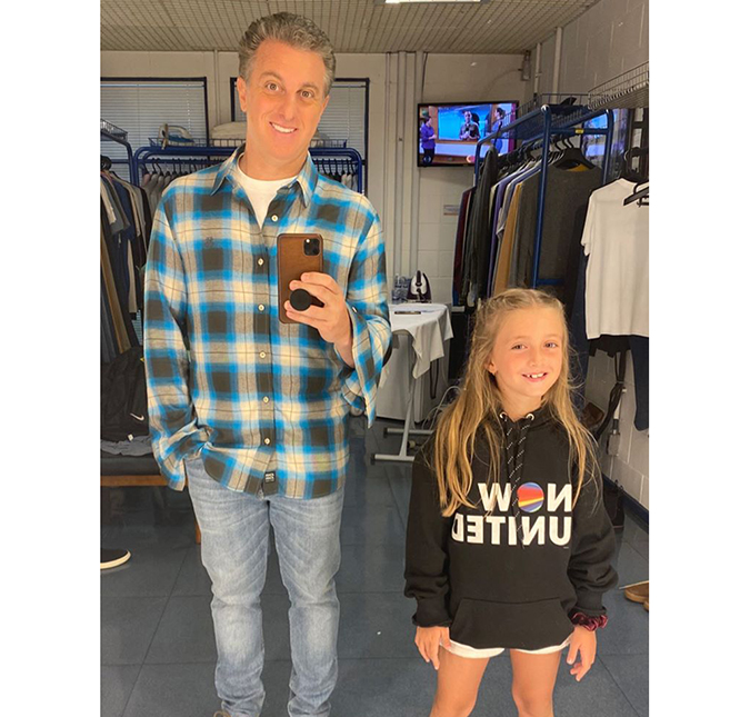 Filha caçula de Luciano Huck acompanha o pai nas gravações do <i>Caldeirão do Huck</i>, confira!