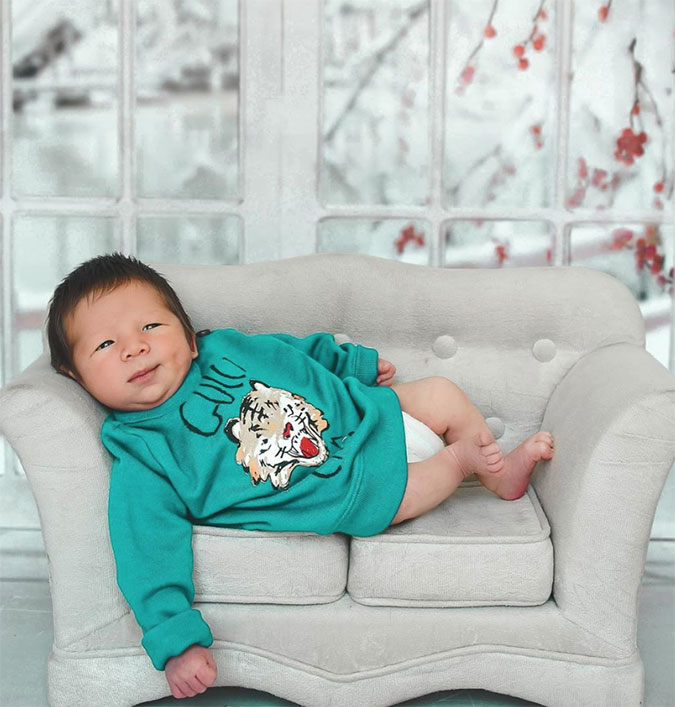 Filho de Pyong Lee encanta internautas com ensaio <i>newborn</i>