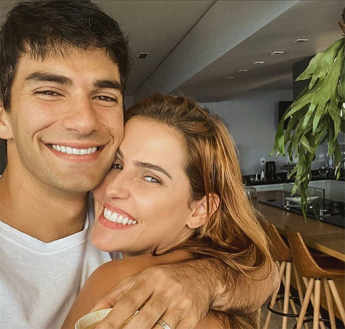 Hugo Moura relembra acidente grave e fala sobre ter mais filhos com Deborah Secco: <i>- Estamos em negociações</i>