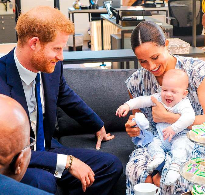 Após saída da família real, Meghan Markle faz caminhadas diárias com o filho, Archie Harrison: <I>- Exatamente o que ela queria</I>
