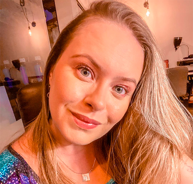 Mariana Bridi posta foto na <i>yoga</i>: <i>-Estou com barriguinha, não estou nem ai</i>