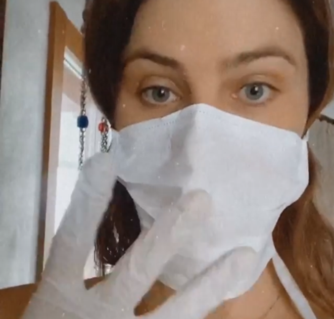 Após diagnóstico de Di Ferrero, Isabeli Fontana se isola em casa para evitar transmitir coronavírus