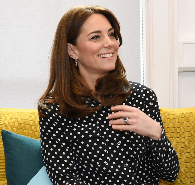 Kate Middleton chama atenção ao aparecer sem aliança e motivo é revelado. Saiba!