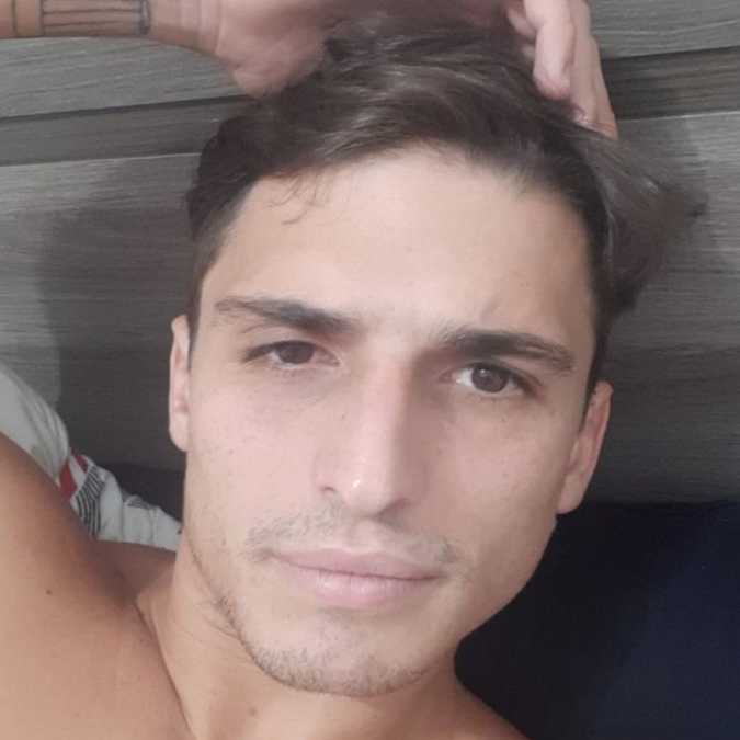 Felipe Prior, do <I>BBB20</i>, justifica ausência das redes sociais: <I>Colocando horários em dia</I>