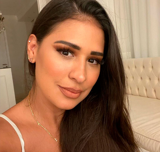 Simone confessa que odeia usar calcinha e que tem vergonha de aparecer de <i>lingerie</i> para o marido