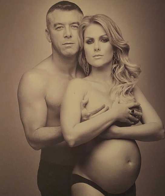 Marido de Ana Hickmann relembra clique da apresentadora grávida e <I>topless</i>