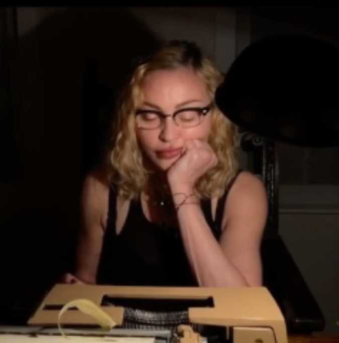Madonna afirma que perdeu três amigos em 24 horas em vídeo de <I>diário</i>