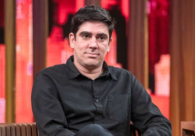 Marcelo Adnet rebate após críticas por posicionamento em caso de denúncia de assédio envolvendo Dani Calabresa e Marcius Melhem: <i>Respeitei o sigilo que as vítimas pediram</i>