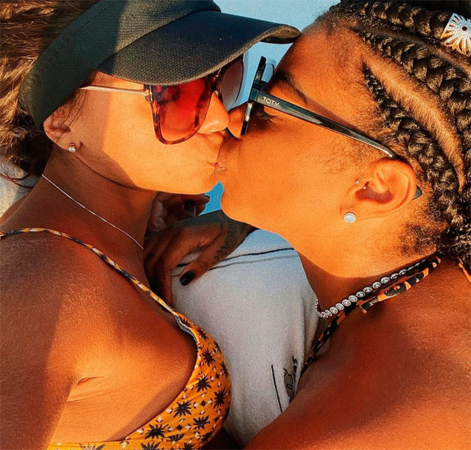 Ludmilla ganha festa de aniversário surpresa da esposa, Brunna Gonçalves; assista aos vídeos!