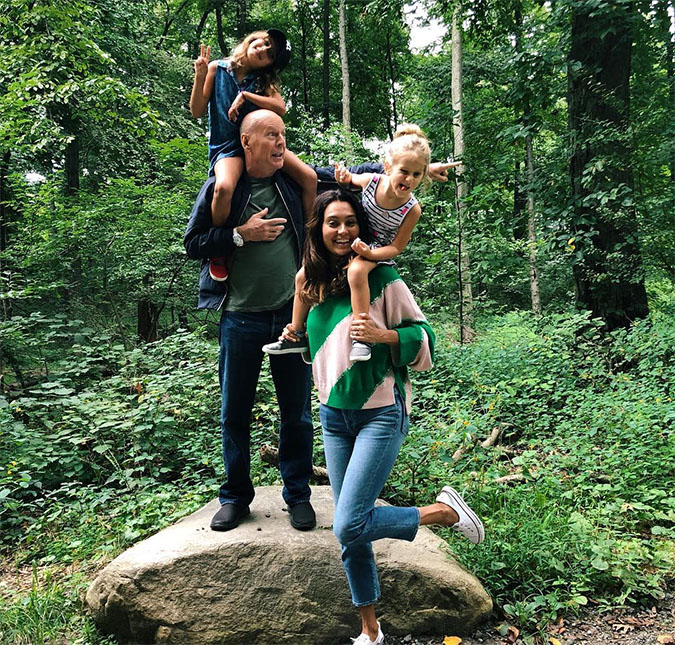 Bruce Willis perde o aniversário de suas filhas com a atual esposa por estar na casa da ex Demi Moore