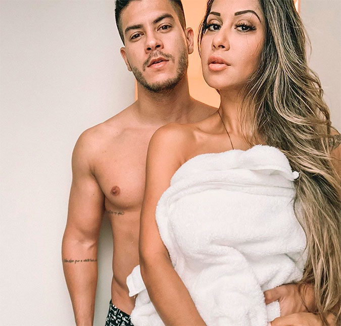 Mesmo Separados Mayra Cardi Revela Que Continua Dormindo Na Mesma
