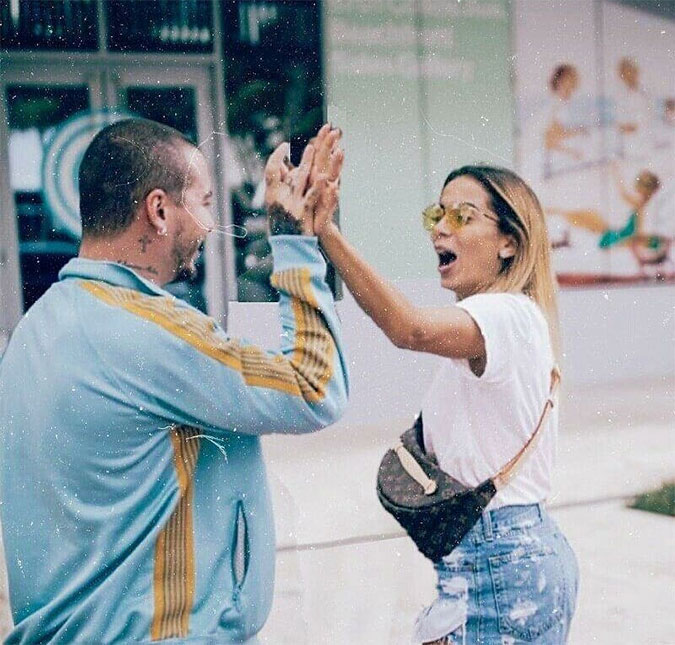 Anitta é acusada de cortar <I>ex</I> de foto, mas responde com bom humor: <I>Jamais perderia meu precioso tempo fazendo isso</I>