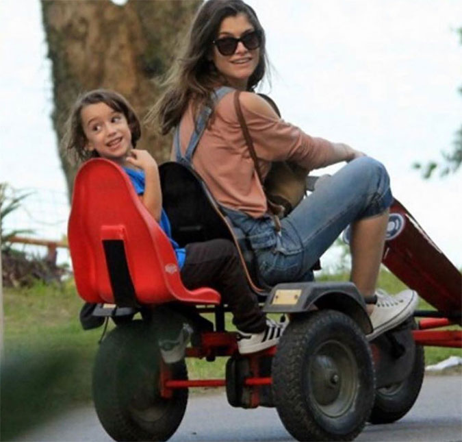 Alinne Moraes publica fotos de biquíni tiradas pelo filho de seis anos de idade; veja!