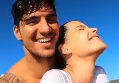 Gabriel Medina ensina Yasmin Brunet a surfar e Marina Ruy Barbosa revela: <I>Eu tô pirando nesse casal</I>