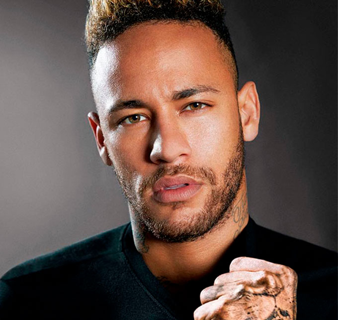 Após polêmica, assessoria esclarece visita de amigas à mansão de Neymar Jr. durante a quarentena