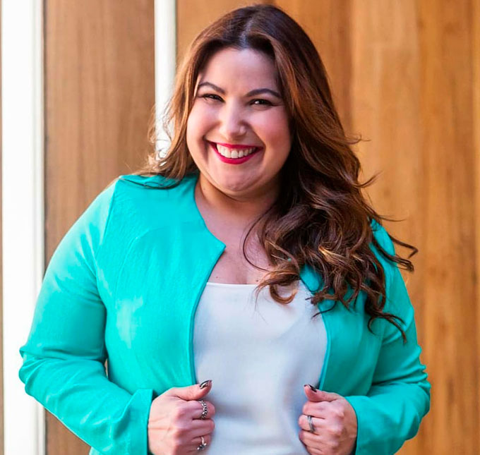 Mariana Xavier mostra cabelos brancos e fala sobre beleza perto dos 40 anos de idade: <i>Nunca me incomodei</i>