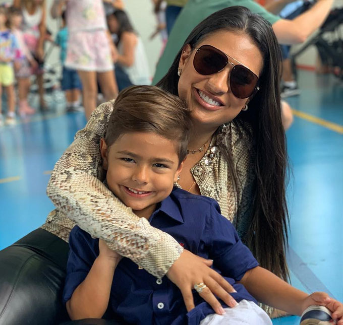 Simone, da dupla com Simaria, faz dança engraçada com filho no <i>Tik Tok</i>; assista!
