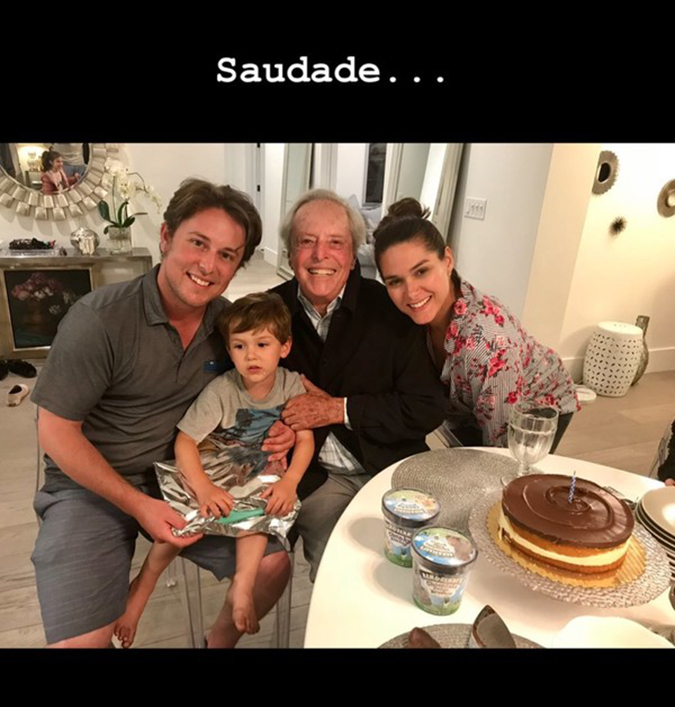 Na reta final da gravidez, Fernanda Machado lamenta a morte do sogro: <i>Falta um pedaço da gente</i>