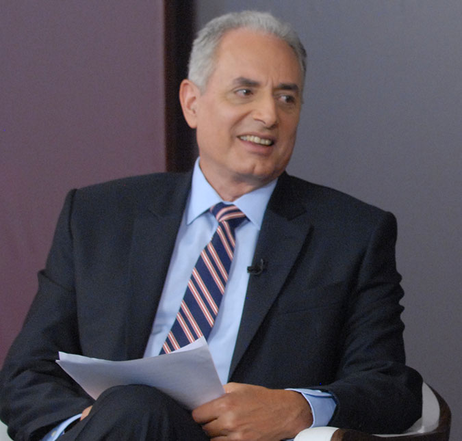 William Waack se confunde e chama <i>Jornal da CNN</i> de <i>Jornal Nacional</i>; assista!