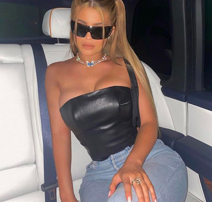 Kylie Jenner se arruma para ficar em casa e reclama: <i>Sem ter para onde ir</i>
