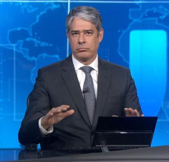 William Bonner faz mímica para explicar tese de que a Terra é plana e viraliza na <i>web</i>