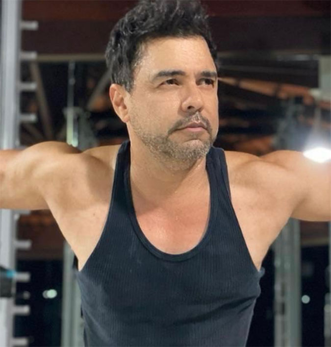 Zezé Di Camargo se arrepende e pede desculpa após chamar fã de <i>idiota</i>
