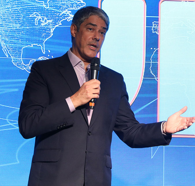 William Bonner dá sinais de cansaço e estaria próximo da estafa, diz colunista