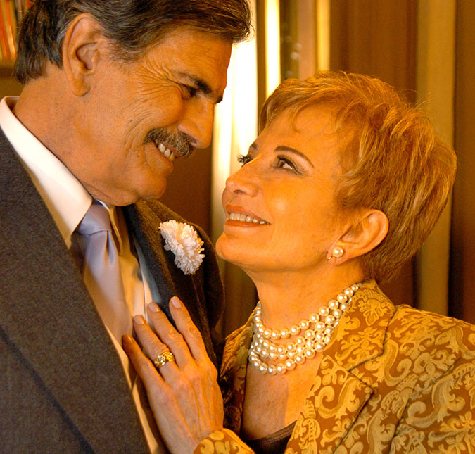 Glória Menezes diz que está <I>se cuidando e se protegendo</I> ao lado do marido, Tarcísio Meira: <I>- Juntos há 56 anos nesta caminhada</I>