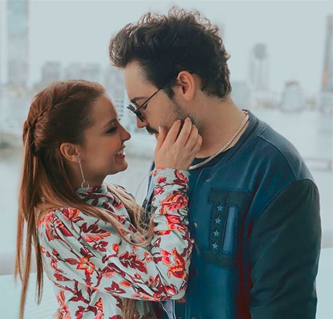 O casal passou bons meses felizes até que, no finalzinho de 2019, Maiara apagou todas as fotos com Fernando de seu Instagram e parou de seguir o namorado mais uma vez. Em um show no dia 29 de dezembro, a sertaneja confirmou que estava solteira mas, após ver o tamanho da repercussão de sua fala, voltou atrás e pediu para que as pessoas não acreditassem em notícias falsas. Ela disse no Instagram: - Gente, quero agradecer a todas as pessoas que estão me mandando mensagem de carinho... Que se se preocupam comigo! Por favor, não acreditem em fake news. Não acreditem em matérias fantasiosas e oportunistas... Logo me pronunciarei e falarei de coração. Por enquanto, espero que vocês tenham paciência e empatia! Tudo no tempo e nos planos de Deus. Apesar de não confirmarem o término, rumores diziam que Fernando havia dado um fim no relacionamento com Maiara por meio de uma ligação.